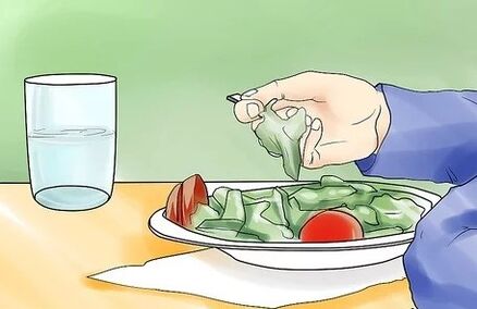 Asegúrese de comer antes de beber